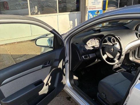 Used 2010 Chevrolet Aveo5 LS image 15
