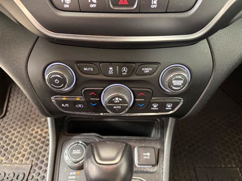Used 2023 Jeep Cherokee Altitude Lux AWD/4WD image 22