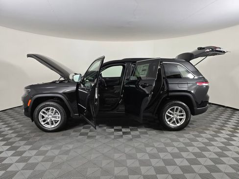 New 2025 Jeep Grand Cherokee Laredo X image 16