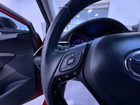 Used 2021 Toyota C-HR Limited FWD image 12