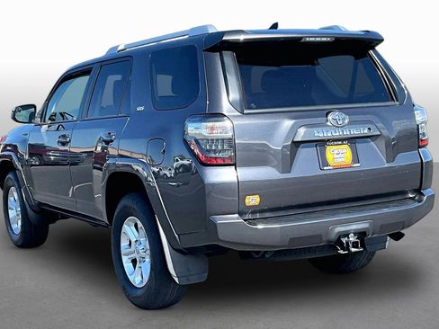 Used 2016 Toyota 4Runner SR5 AWD/4WD image 11