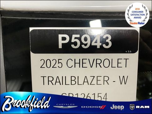 Used 2025 Chevrolet TrailBlazer LT image 32