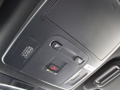 Used 2025 Toyota Camry SE image 19