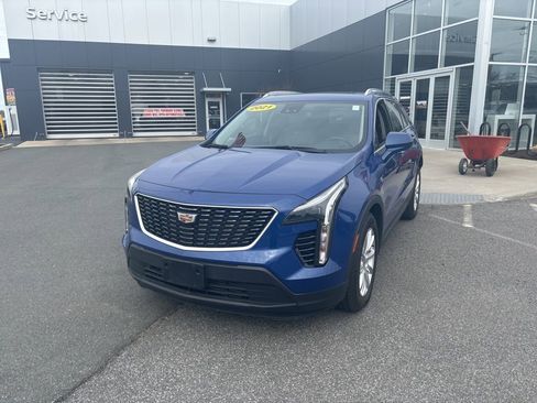 Used 2021 Cadillac XT4 Luxury w/ Cold Weather Package image 3