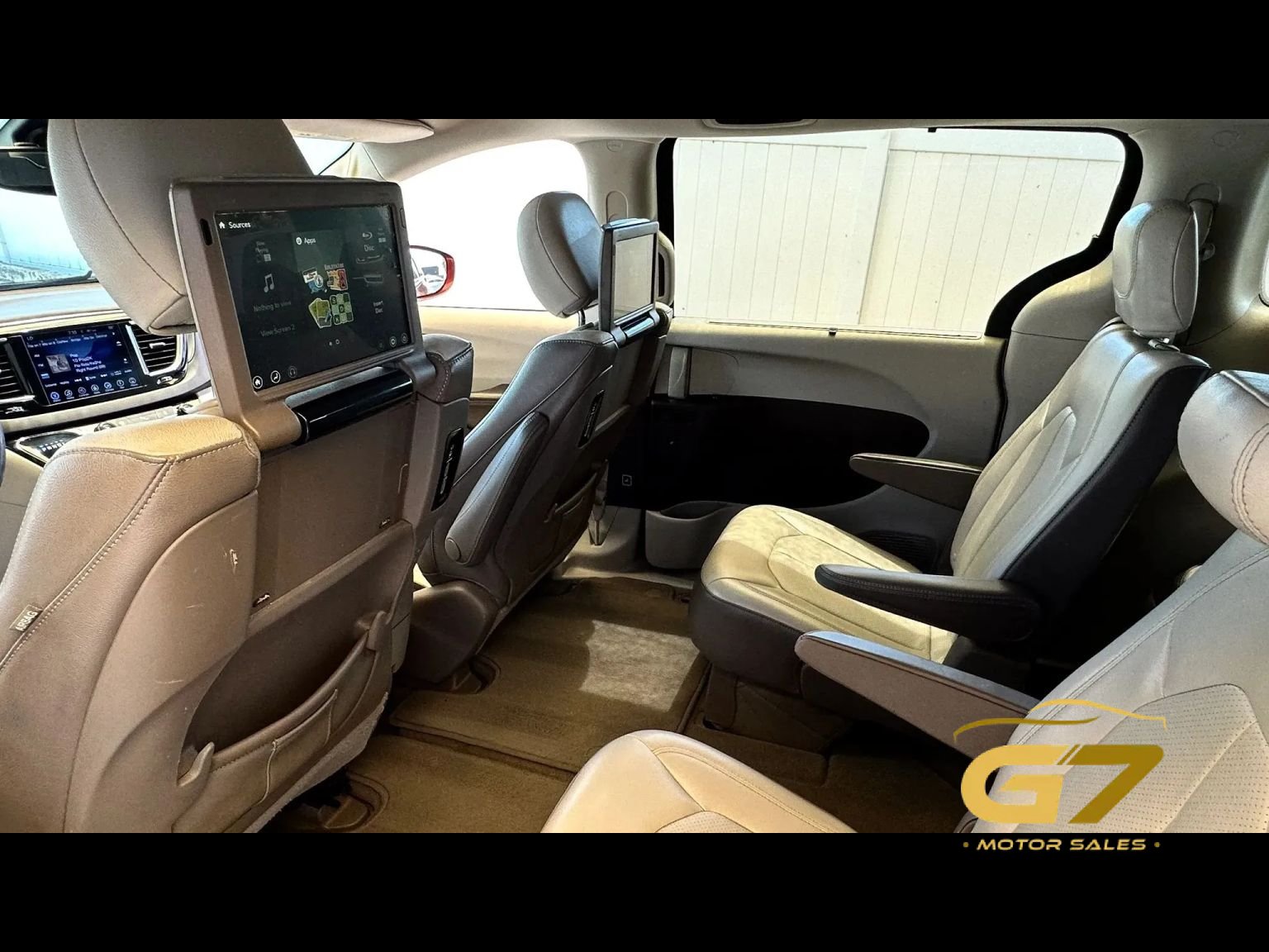 Used 2017 Chrysler Pacifica Touring-L Plus FWD image 14