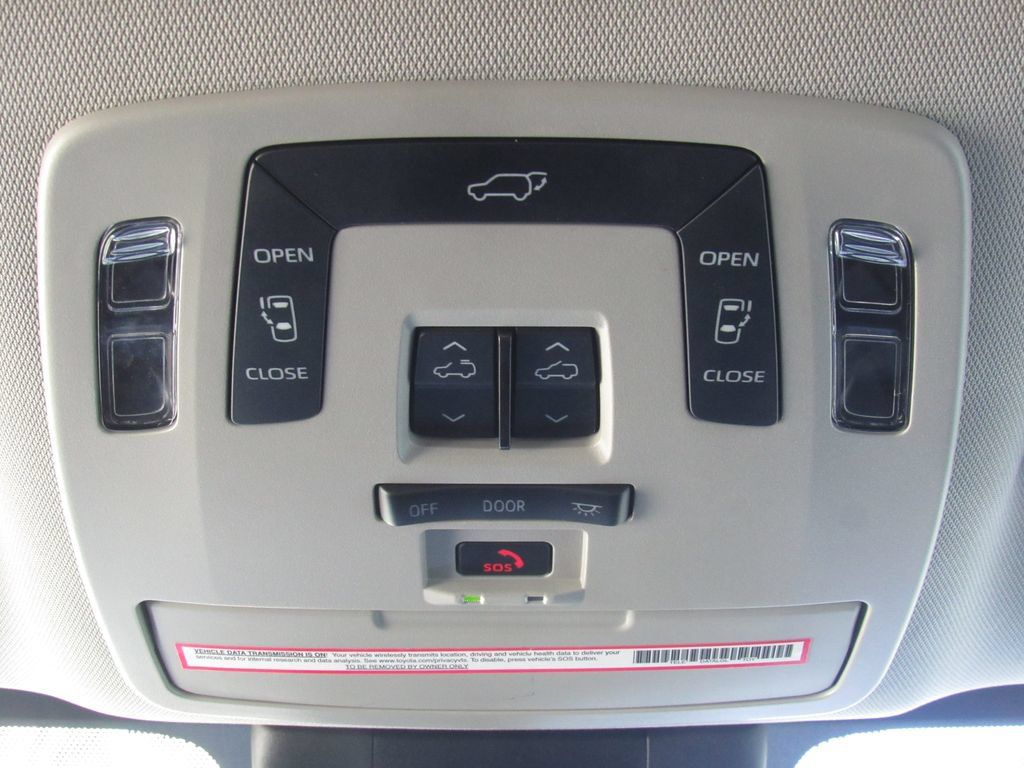 Certified 2024 Toyota Sienna XLE FWD image 29