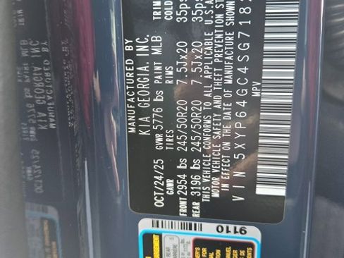 New 2025 Kia Telluride S image 25