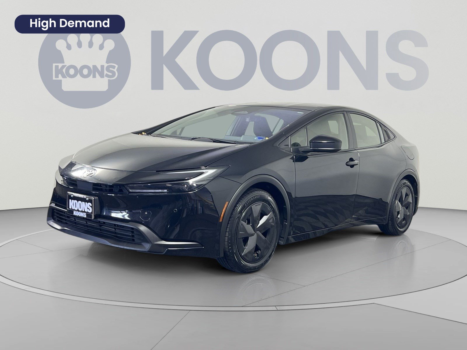 Used 2025 Toyota Prius LE FWD image 1