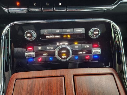 Used 2023 Lincoln Navigator Reserve image 18