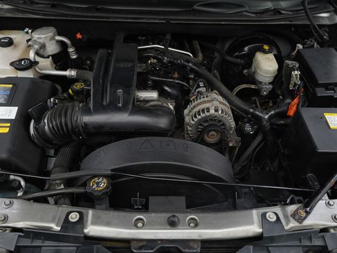 Used 2005 Buick Rainier CXL image 32