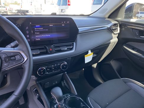 Used 2026 Chevrolet TrailBlazer LT w/ Convenience Package image 23