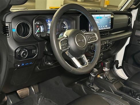 Used 2024 Jeep Wrangler High Altitude image 20
