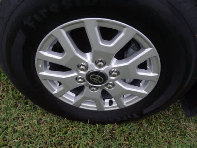 Used 2025 Toyota Tacoma SR5 AWD/4WD image 15