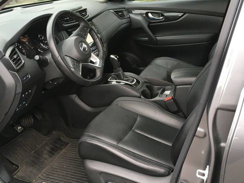 Used 2018 Nissan Rogue SL AWD/4WD image 4