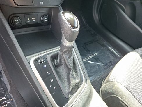 Used 2022 Hyundai Accent SE FWD image 15