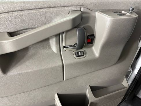 Used 2022 Chevrolet Express 2500 w/ Driver Convenience Package image 22