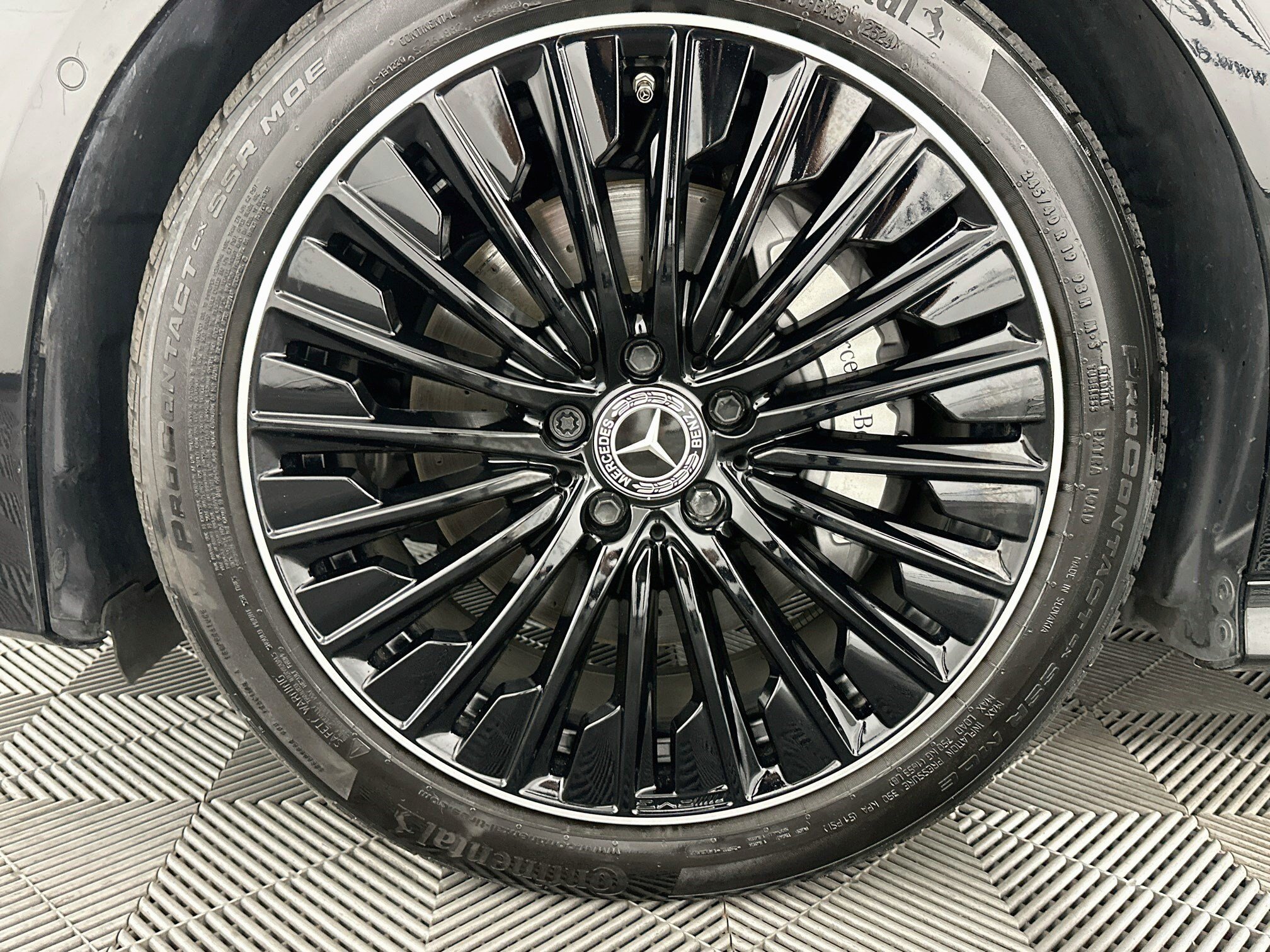 Used 2024 Mercedes-Benz CLE 300 4MATIC Coupe image 31