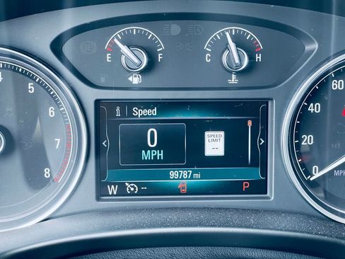 Used 2019 Buick Enclave Essence AWD/4WD image 17