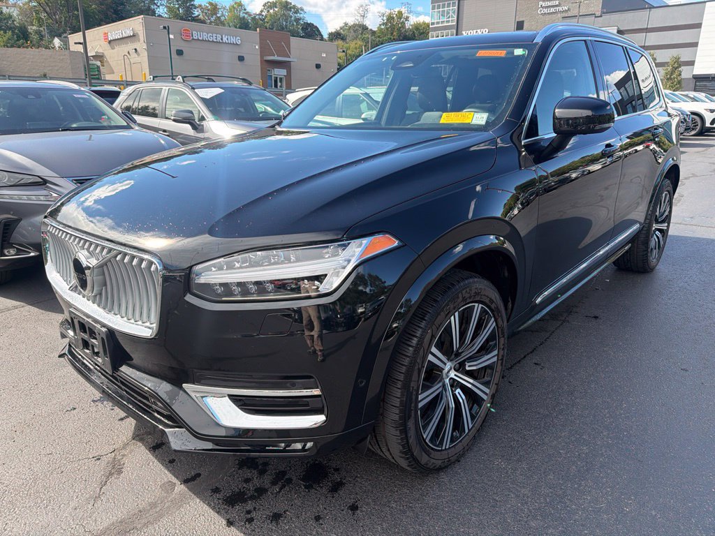 Used 2025 Volvo XC90 B5 Plus w/ Protection Package Premier AWD/4WD image 1