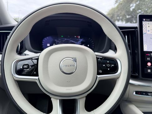 New 2026 Volvo XC60 B5 Ultra w/ Protection Package Premier image 19