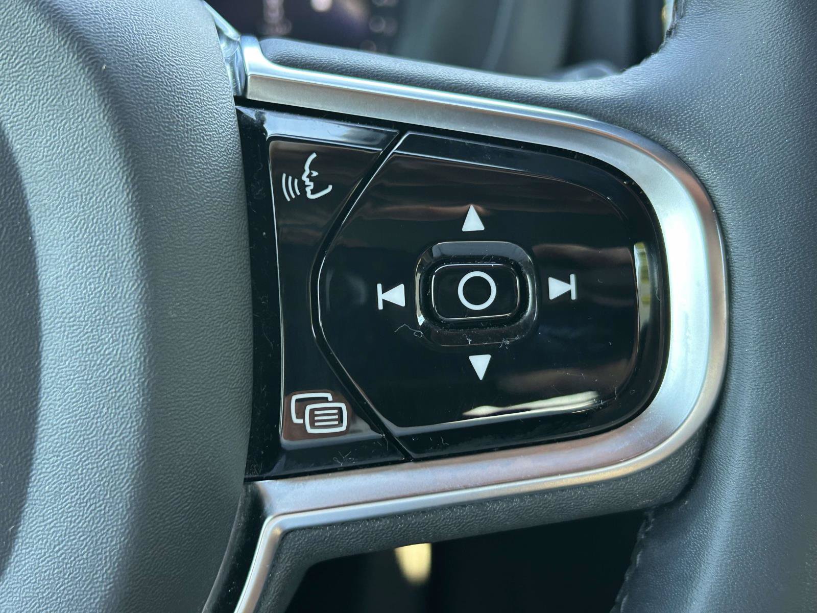 Certified 2024 Volvo XC60 B5 Plus AWD/4WD image 27