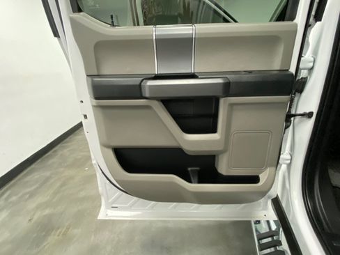 Used 2019 Ford F250 XLT w/ XLT Premium Package AWD/4WD image 41
