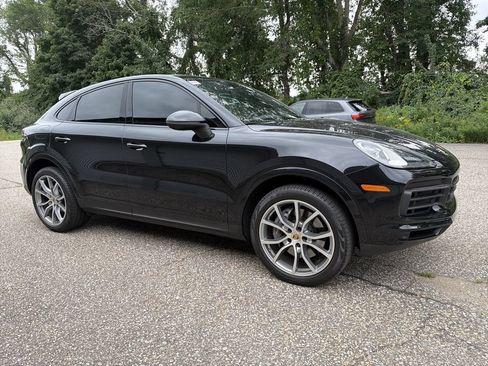 Used 2023 Porsche Cayenne Coupe AWD/4WD image 16