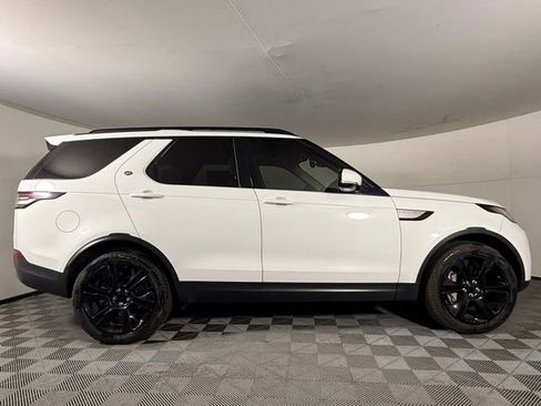 Used 2018 Land Rover Discovery SE AWD/4WD image 9