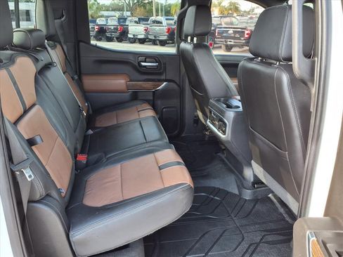 Used 2019 Chevrolet Silverado 1500 High Country w/ Technology Package image 17