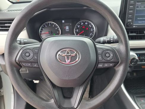Used 2022 Toyota RAV4 XLE AWD/4WD image 14