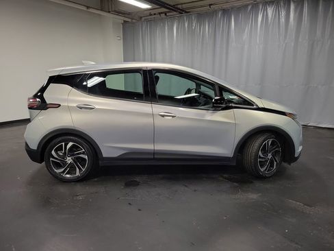Used 2023 Chevrolet Bolt LT image 9