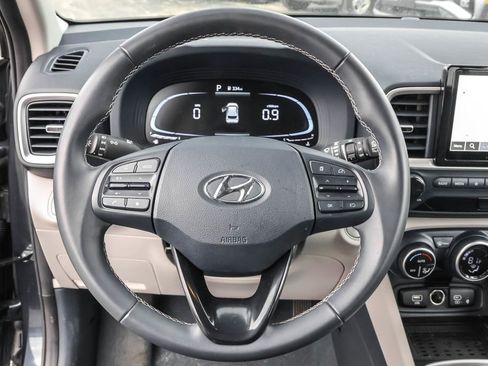 Certified 2025 Hyundai Venue Limited image 19