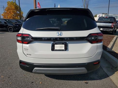 Used 2025 Honda Pilot EX-L image 5
