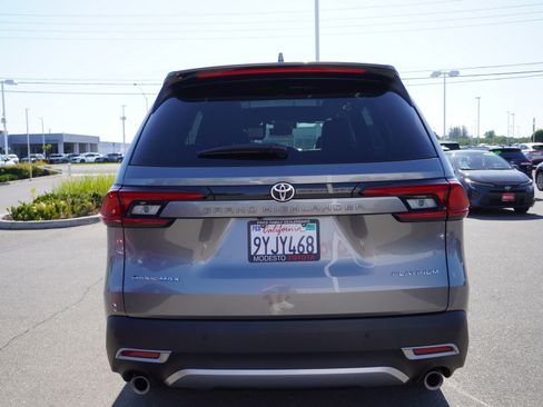Used 2026 Toyota Grand Highlander AWD Hybrid image 10