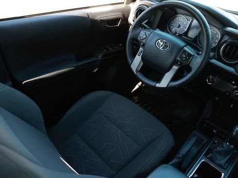 Used 2017 Toyota Tacoma TRD Sport w/ Tow Package image 25