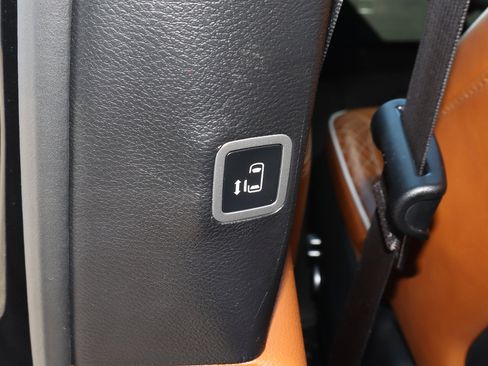 Used 2024 Chrysler Pacifica Pinnacle image 19