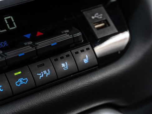 Used 2023 Toyota Tundra Platinum AWD/4WD image 19