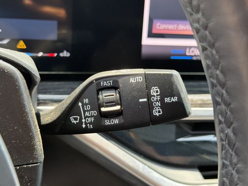 Used 2025 BMW X7 xDrive40i w/ M Sport Package AWD/4WD image 68