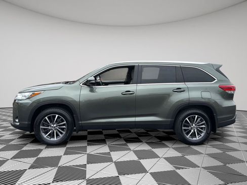 Used 2019 Toyota Highlander XLE image 25
