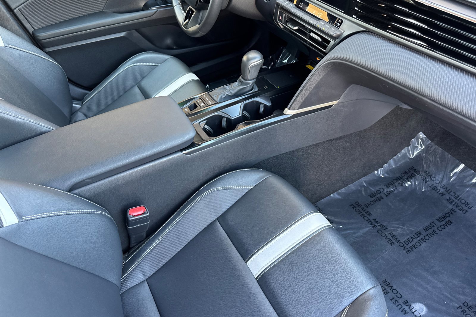 Used 2026 Toyota Camry SE FWD image 16