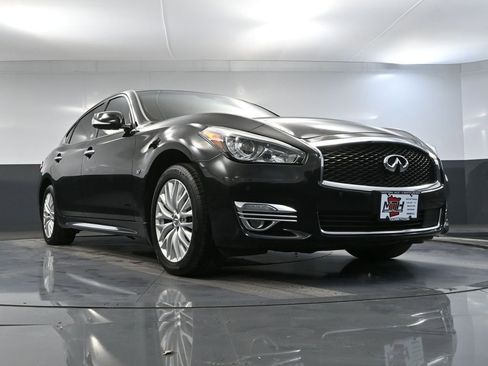 Used 2016 INFINITI Q70 L 3.7 w/ Technology Package image 56