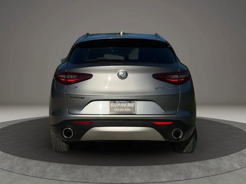 Used 2018 Alfa Romeo Stelvio AWD w/ Convenience Package image 4