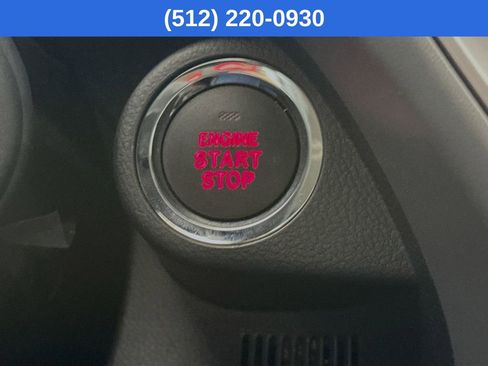 Used 2025 Subaru Crosstrek 2.0i Premium image 19