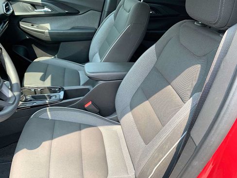 Certified 2021 Chevrolet TrailBlazer LT w/ Convenience Package FWD image 18