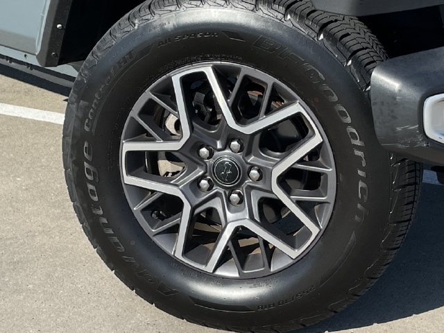 Used 2024 Jeep Wrangler Unlimited Sahara AWD/4WD image 8