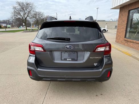 Used 2018 Subaru Outback 2.5i Premium image 4