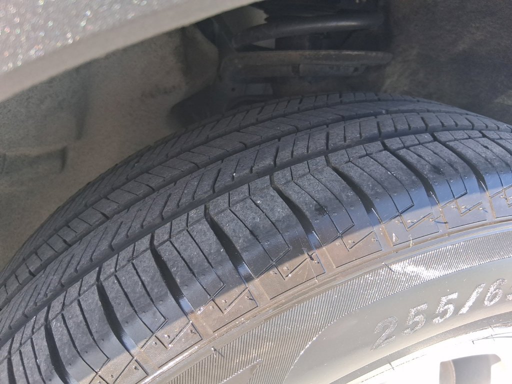 Used 2023 Ford Explorer XLT AWD/4WD image 39