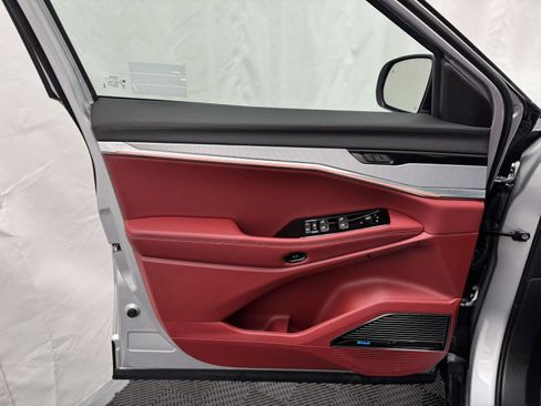 Used 2024 Jeep Wagoneer Launch Edition image 18