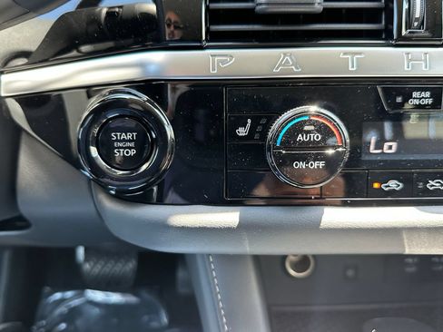 New 2026 Nissan Pathfinder SL FWD image 28