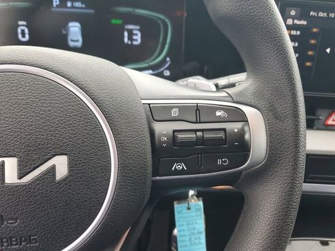 Used 2023 Kia Sportage LX image 23